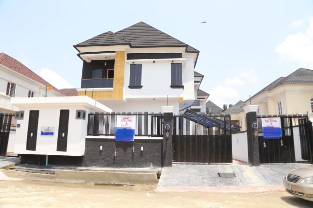 4bedroom detached duplex with bq