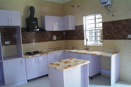 4bedroom semi-detached duplex.