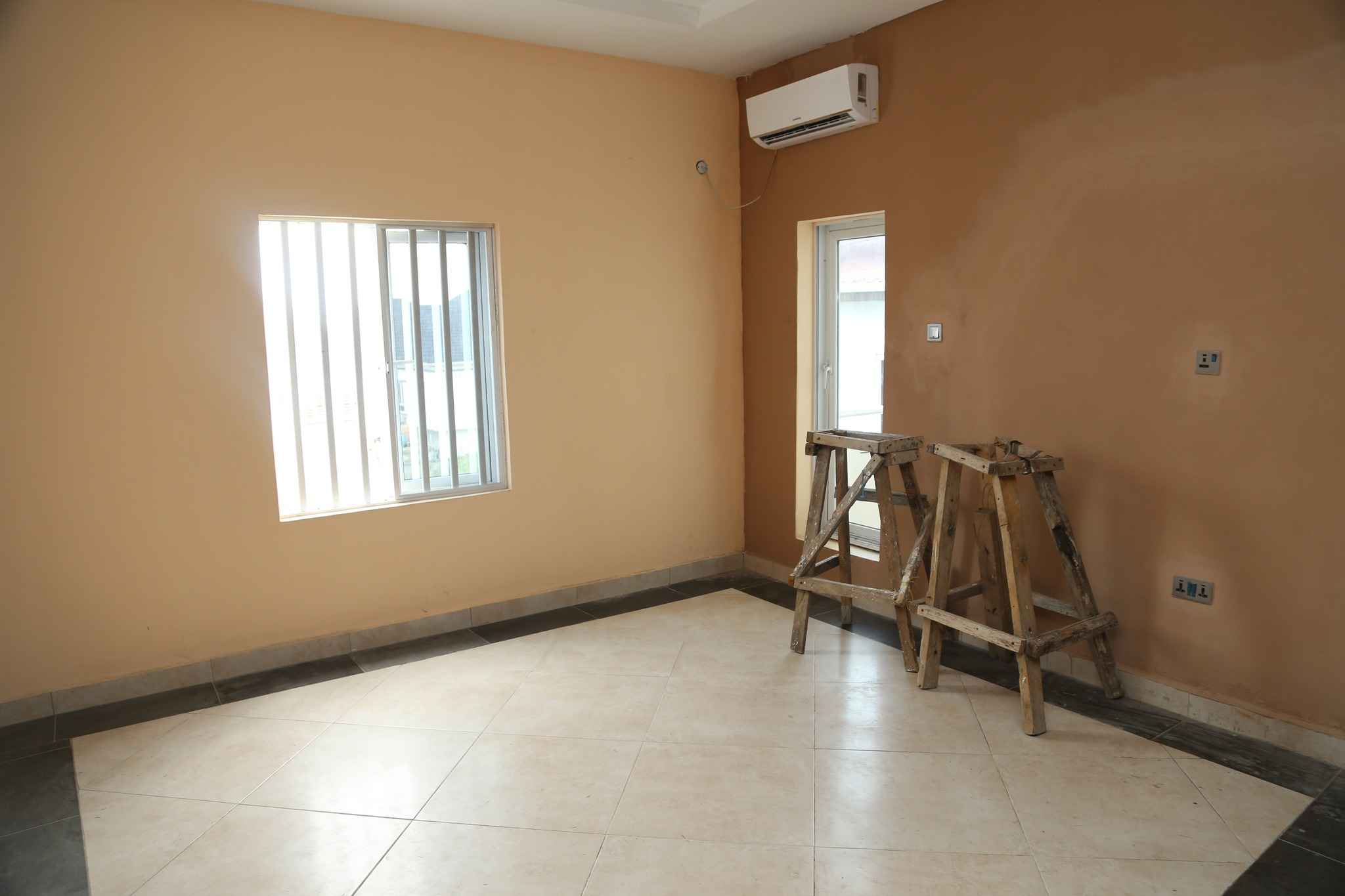 2 BEDROOM Flat