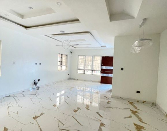 FULLY SERVICED BEAUTIFULLY CRAFTED 4 BED SEMI-DETACHED DUPLEX
