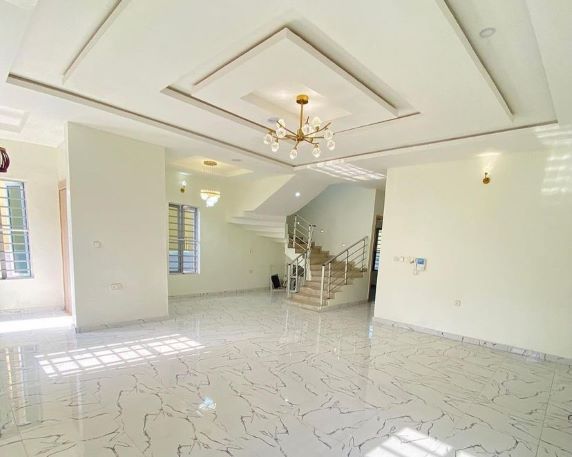 5bedroom detached duplex for sale.