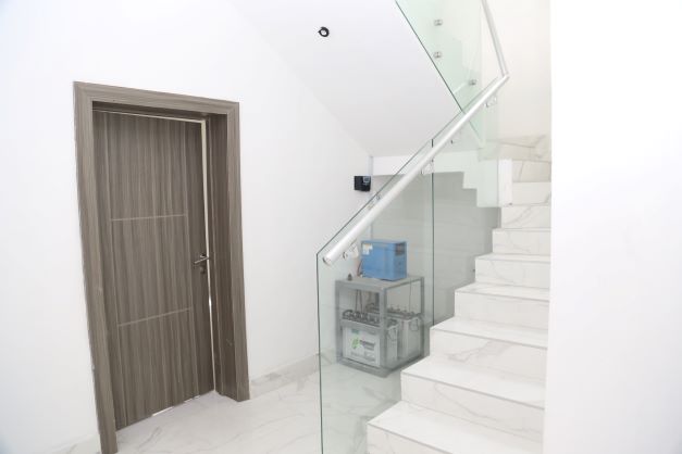 Spacious 4 Bedroom Detached Duplex with BQ