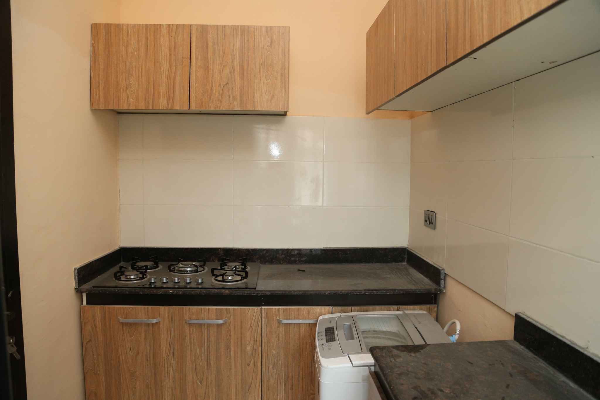 2 BEDROOM Flat