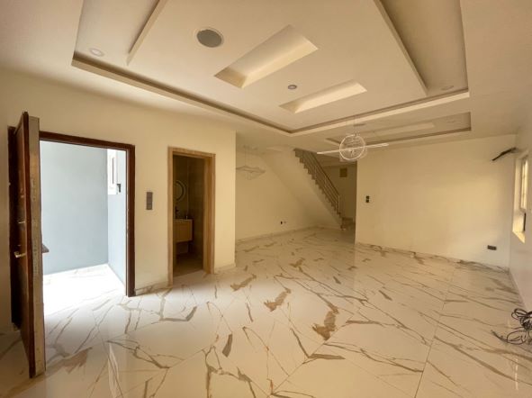FULLY SERVICED BEAUTIFULLY CRAFTED 4 BED SEMI-DETACHED DUPLEX