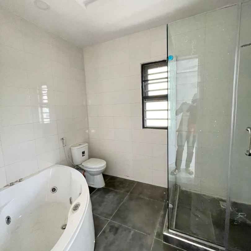 4 BEDROOM SEMI-DETACHED DUPLEX