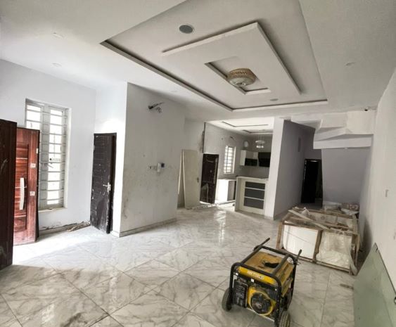 4 BED SEMI-DETACHED DUPLEX WITH BQ