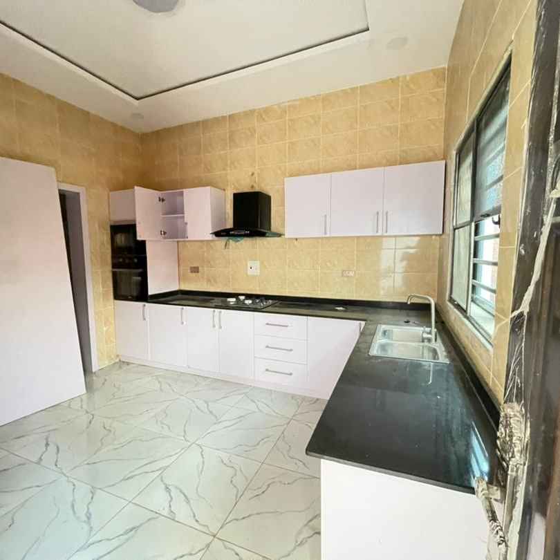 4 BEDROOM SEMI-DETACHED DUPLEX