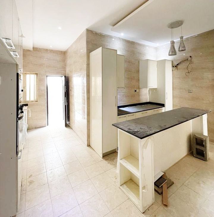 4bedroom Terrace duplex.