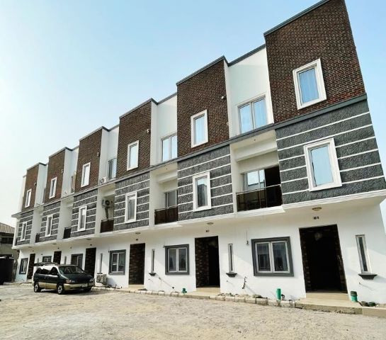 4bedroom Terrace duplex.