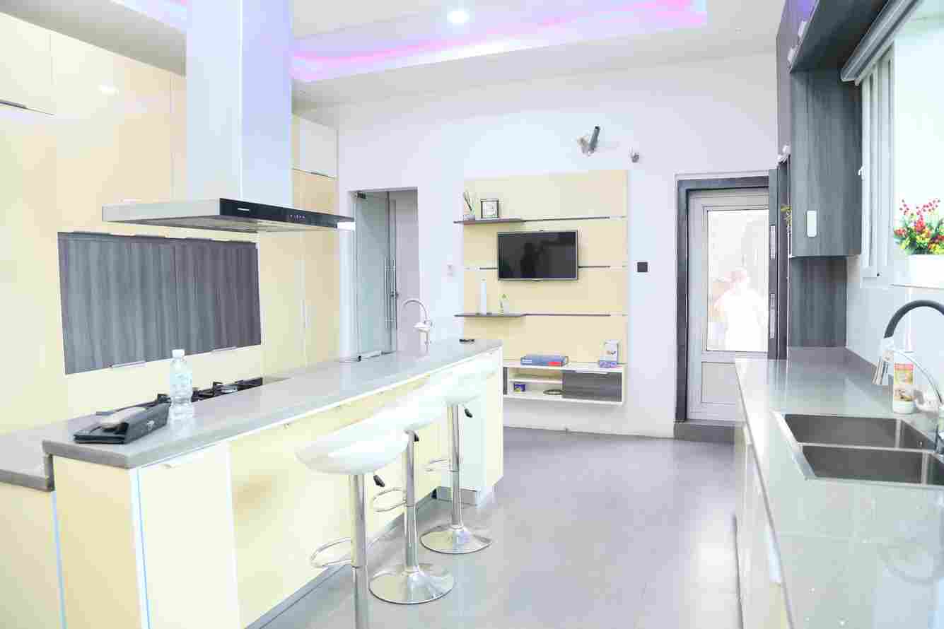 4 bedroom Fully detached duplex plus BQ