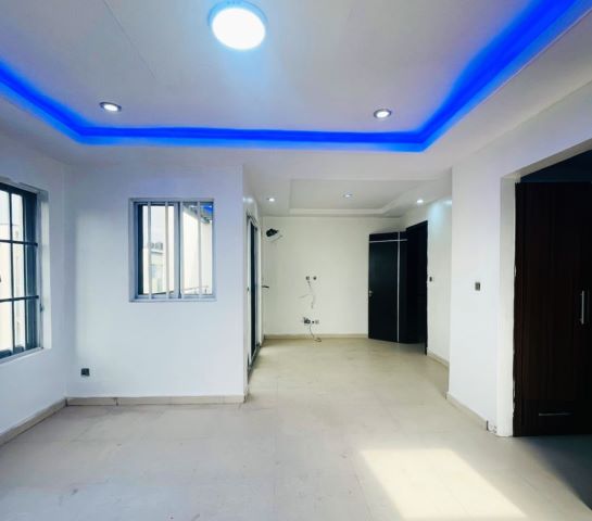 Spacious 5 Bedroom Terrace Duplex with BQ