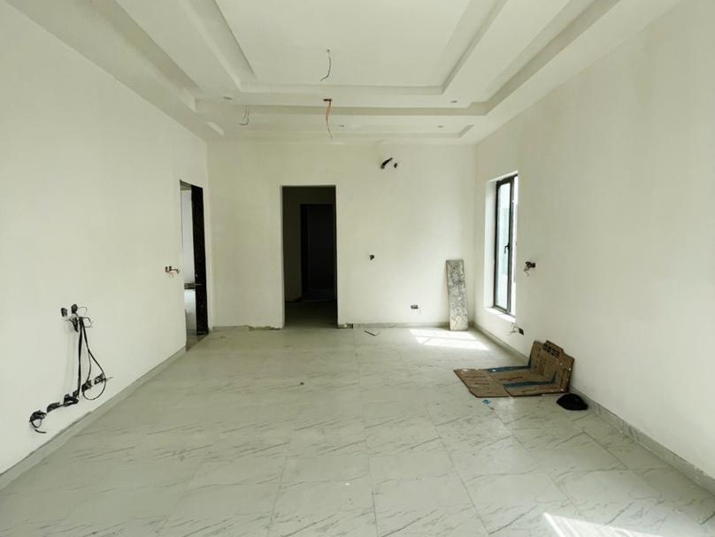 6bedroom detached duplex