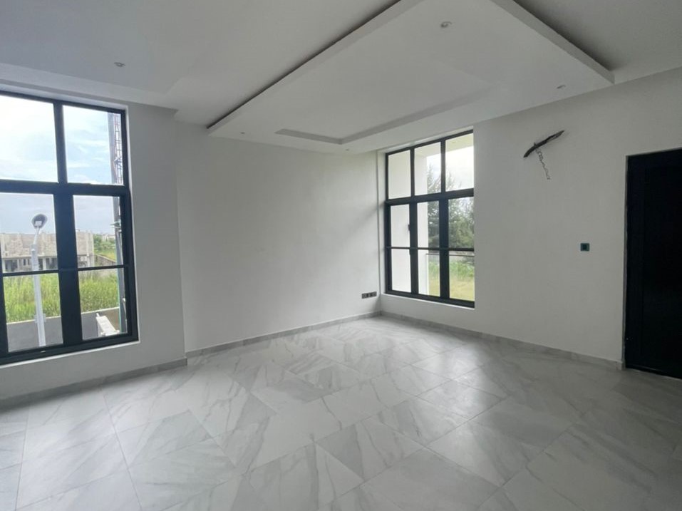 Luxury 4bedroom detached duplex with bq