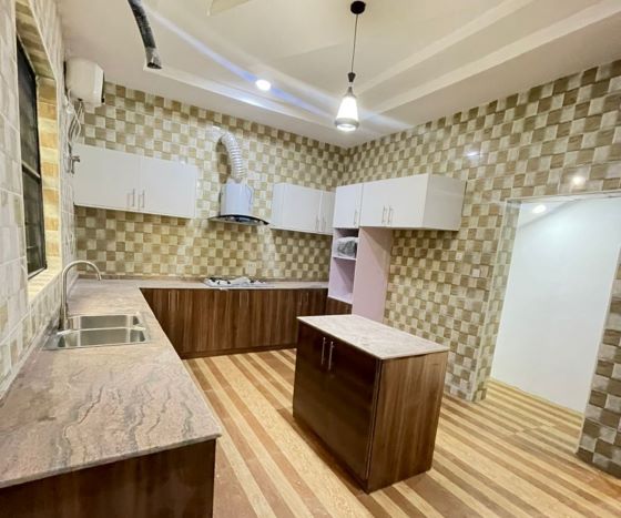 ELEGANT 4 BED SEMIDETACHED DUPLEX