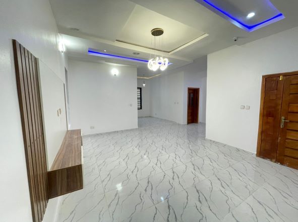 ELEGANT 4 BED SEMIDETACHED DUPLEX