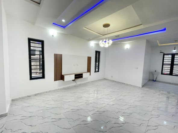 ELEGANT 4 BED SEMIDETACHED DUPLEX