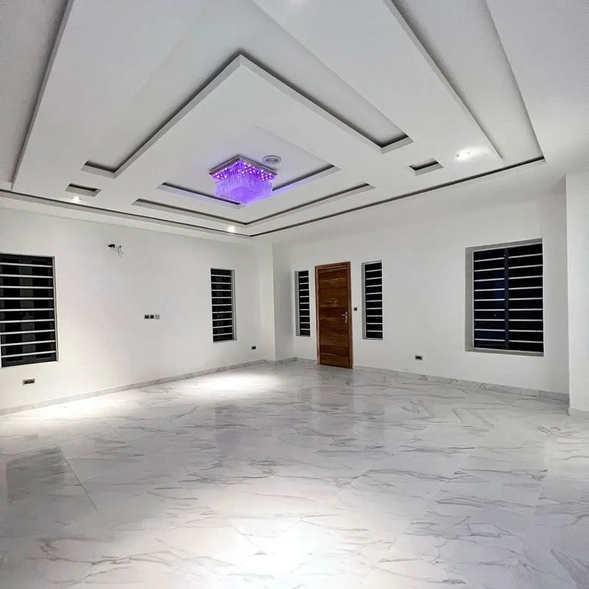 Spacious 5 Bedroom Detached Duplex with BQ