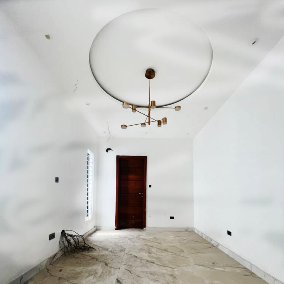 5 bedroom detached duplex with BQ