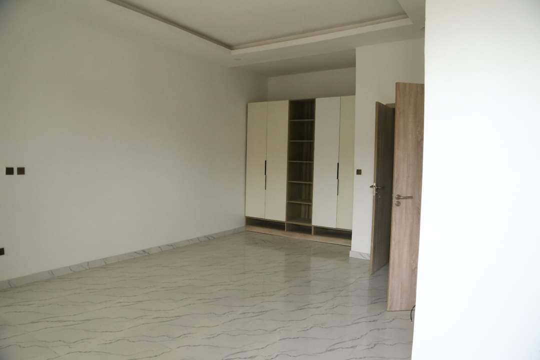 4 bedroom semi detached duplex with BQ