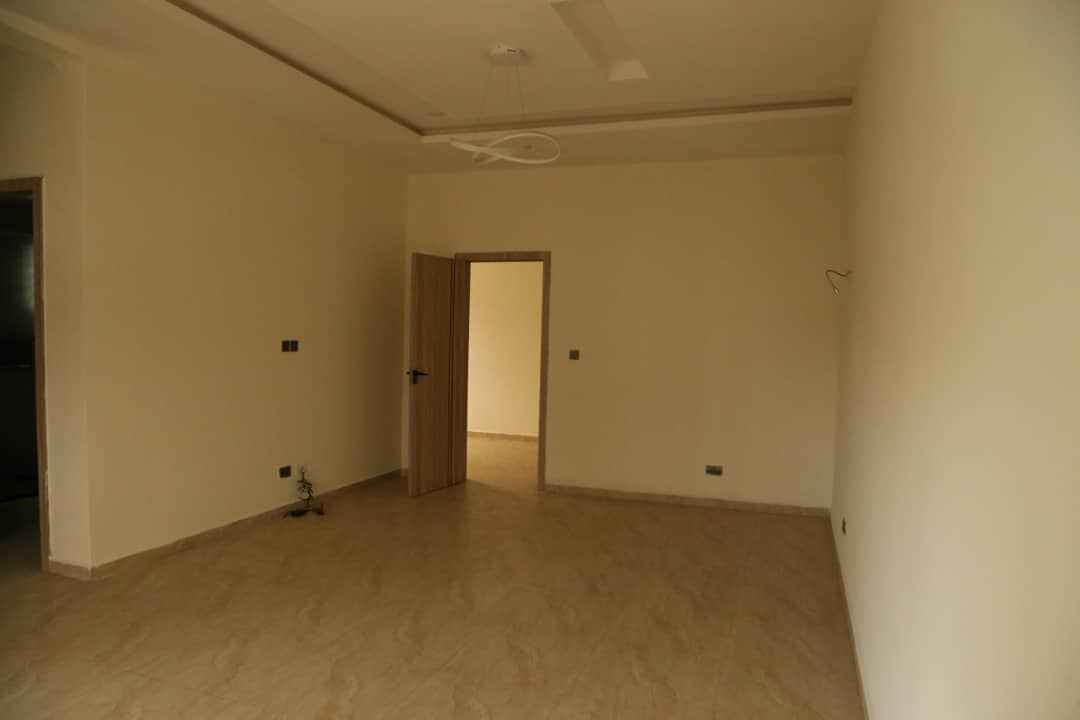 SEMI DETACHED