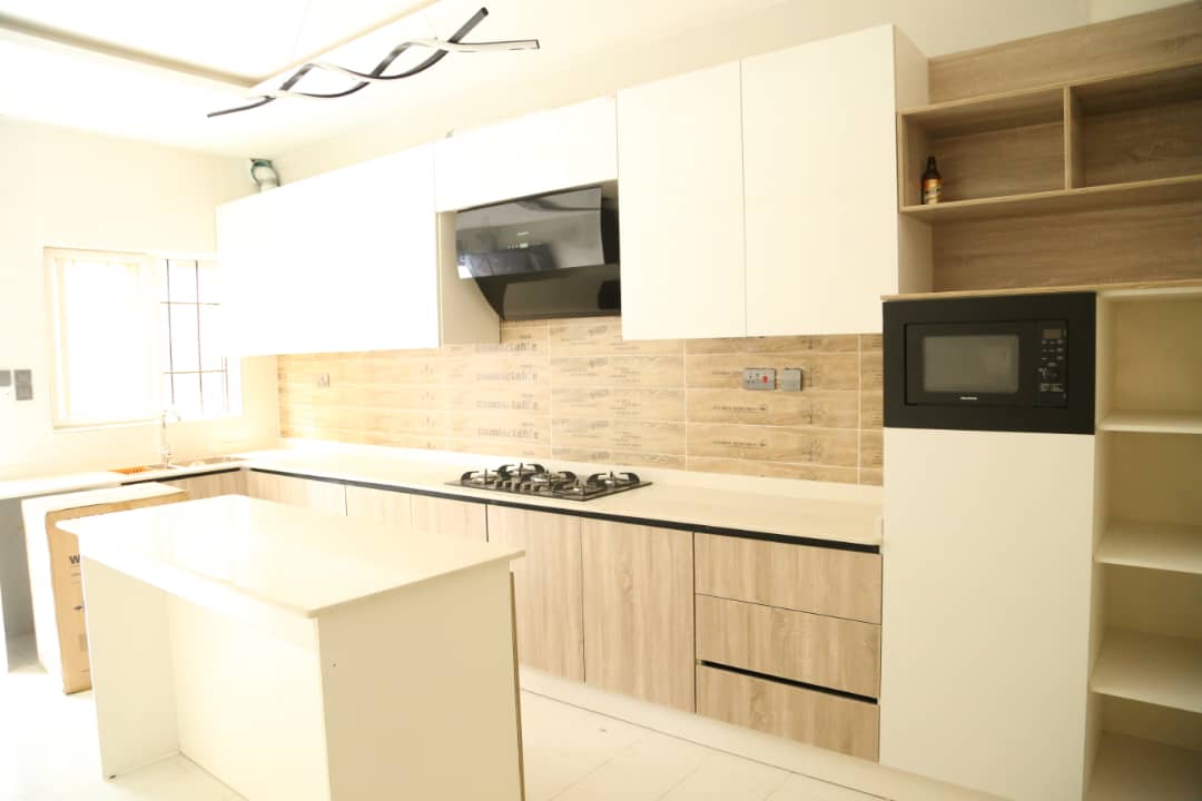 SEMI DETACHED