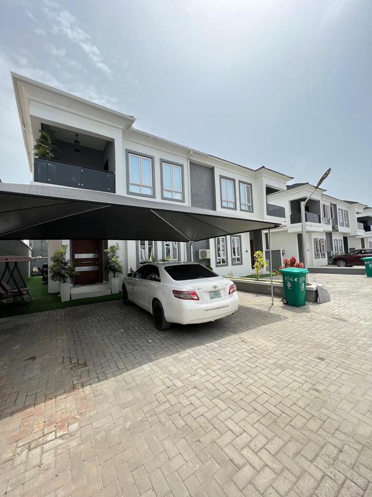 4 Bedroom Semi detached duplex plus BQ