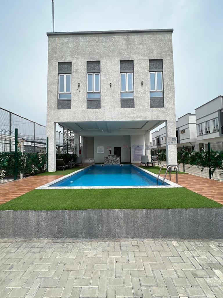4 Bedroom Semi detached duplex plus BQ