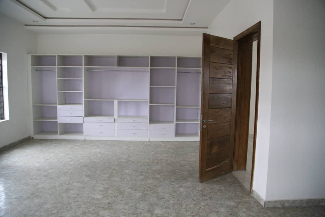 4 bedroom detached duplex + BQ