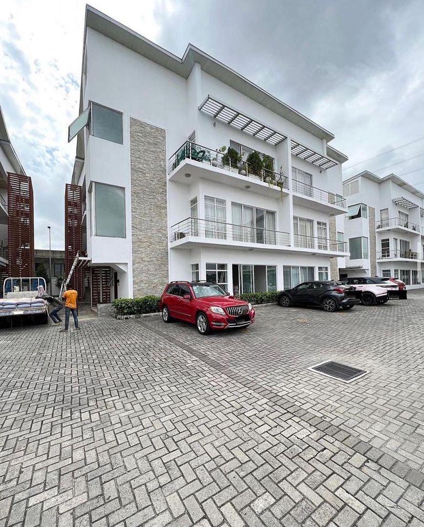 3 Bedroom Waterfront Apartment