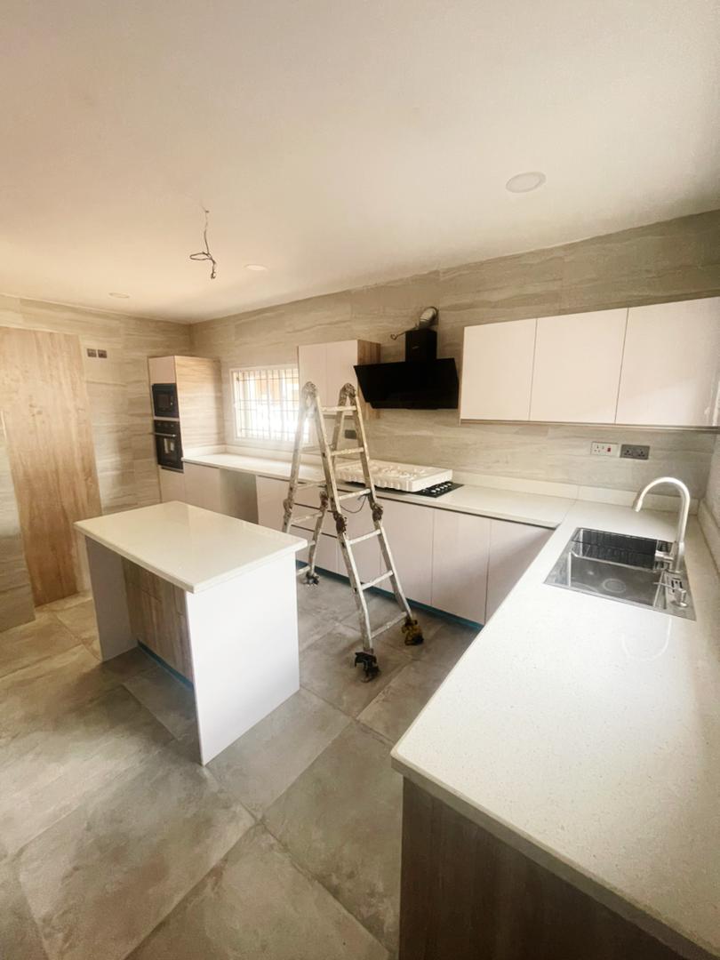 4 bedroom semi detached duplex with 2 BQ