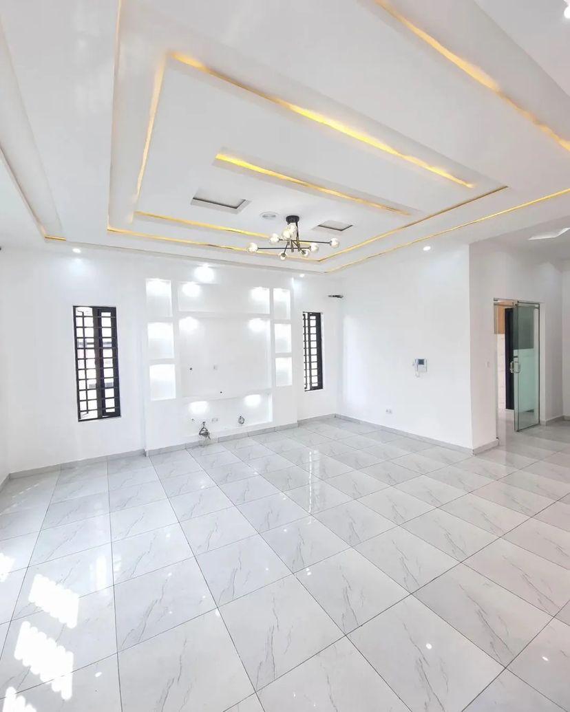5 bedroom detached duplex with BQ