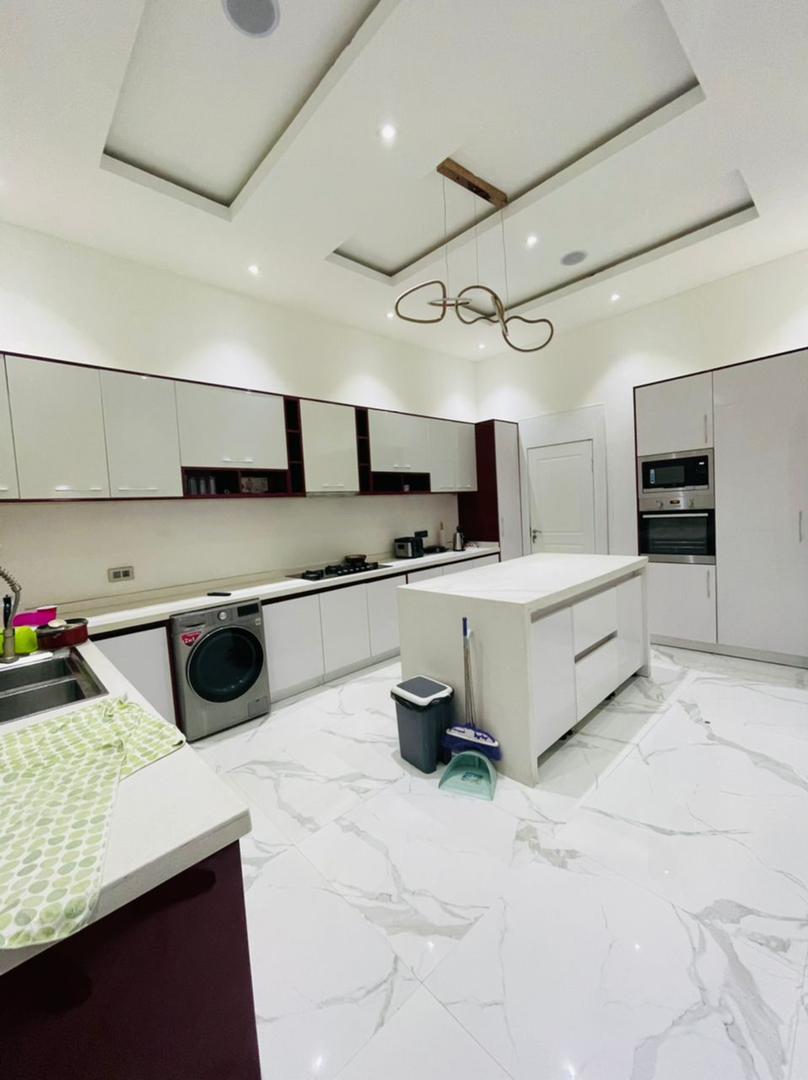 5 bedroom detached duplex with BQ