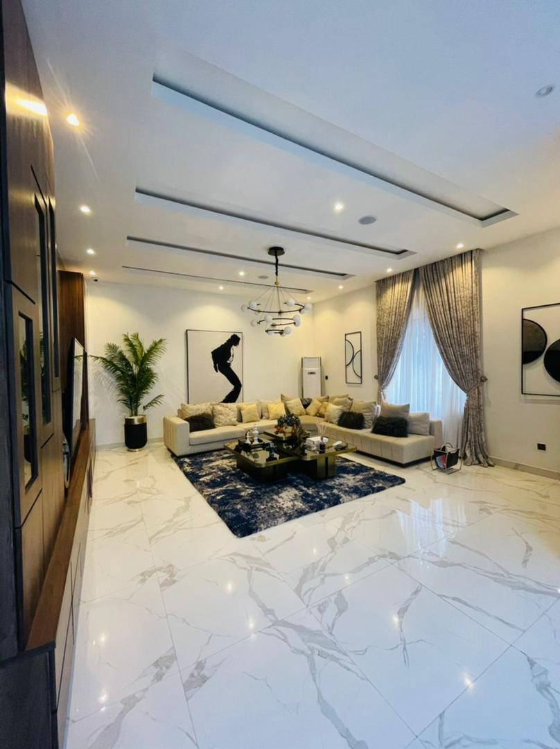 5 bedroom detached duplex with BQ