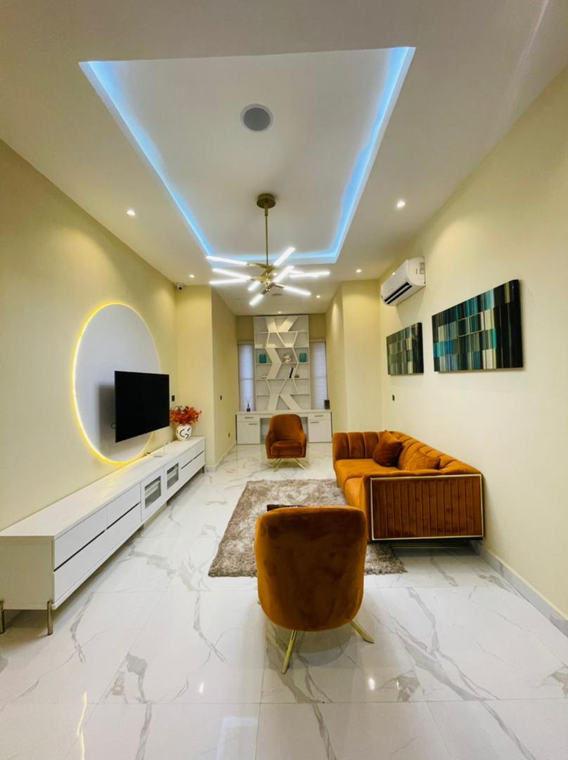 5 bedroom detached duplex with BQ