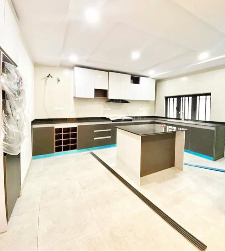 4 bedroom detached duplex + BQ