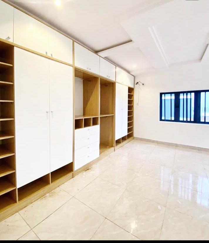 4 bedroom detached duplex + BQ