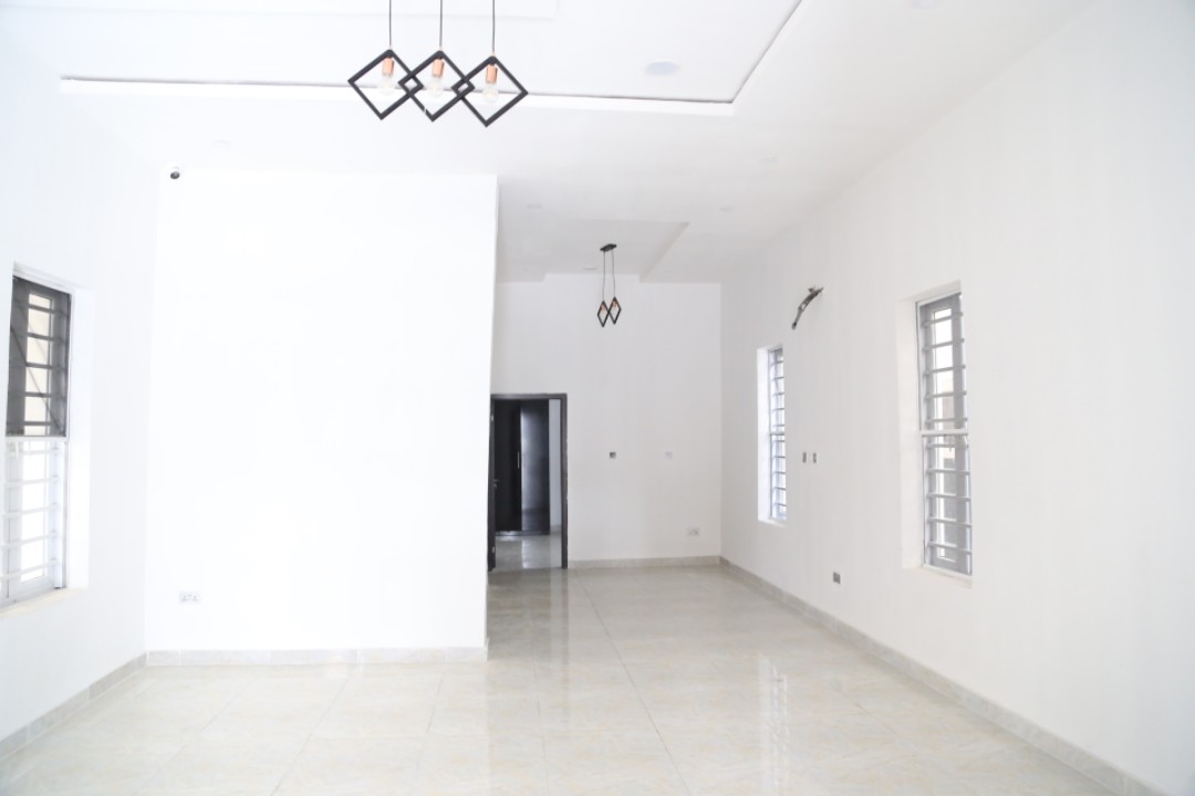 5bedroom detached duplex with bq