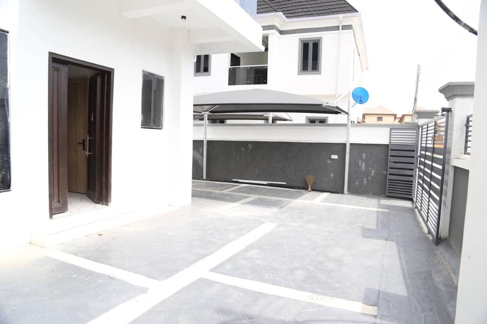 4 bedroom semi detached duplex with BQ