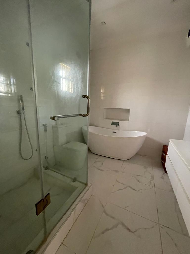 4 bedroom detached duplex + BQ