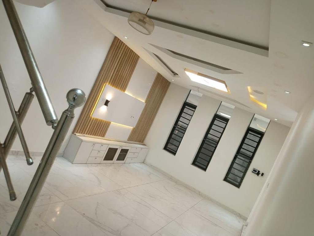 4 bedroom semi detached duplex with BQ