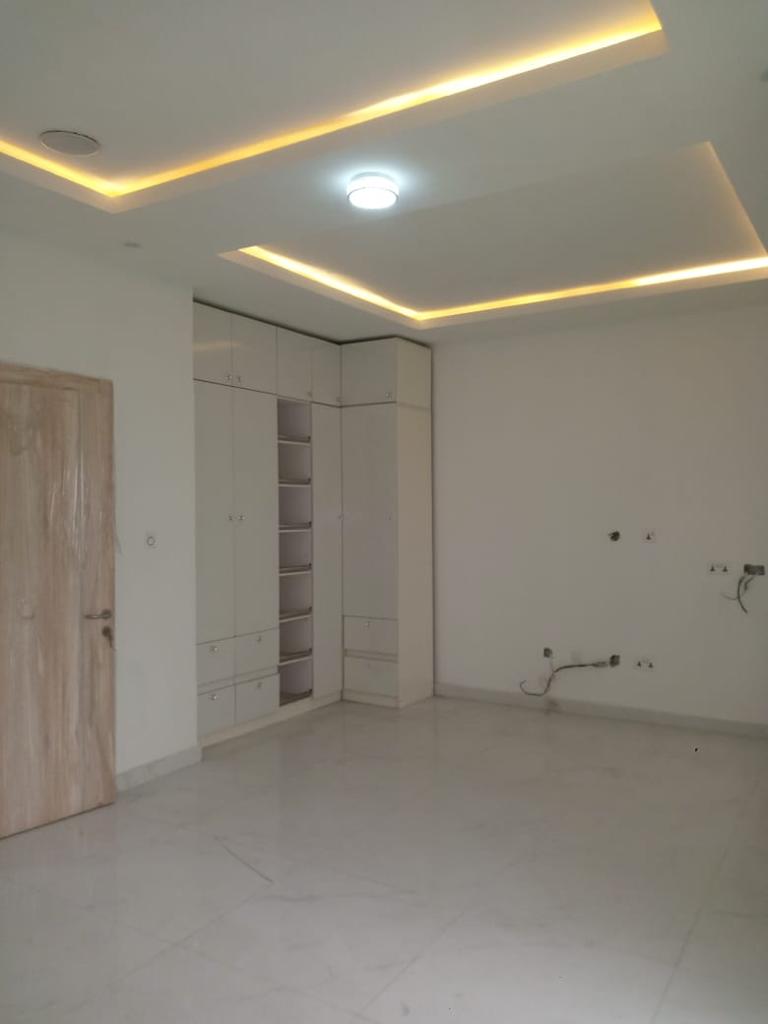 4 bedroom semi detached duplex with BQ