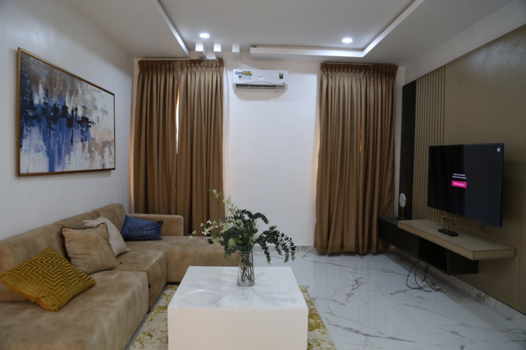 4 bedroom duplex + BQ