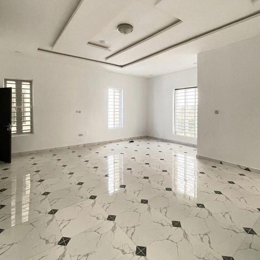5 bedroom detached duplex with BQ