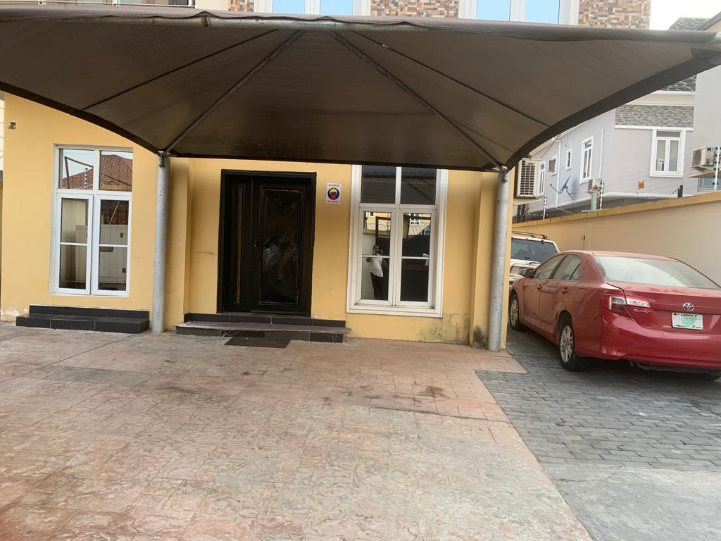 5 bedroom detached duplex with BQ