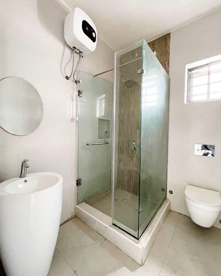 4 bedroom semi detached duplex with BQ