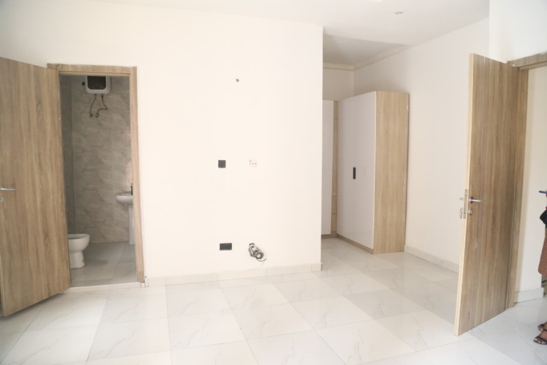 4 bedroom semi detached duplex with BQ