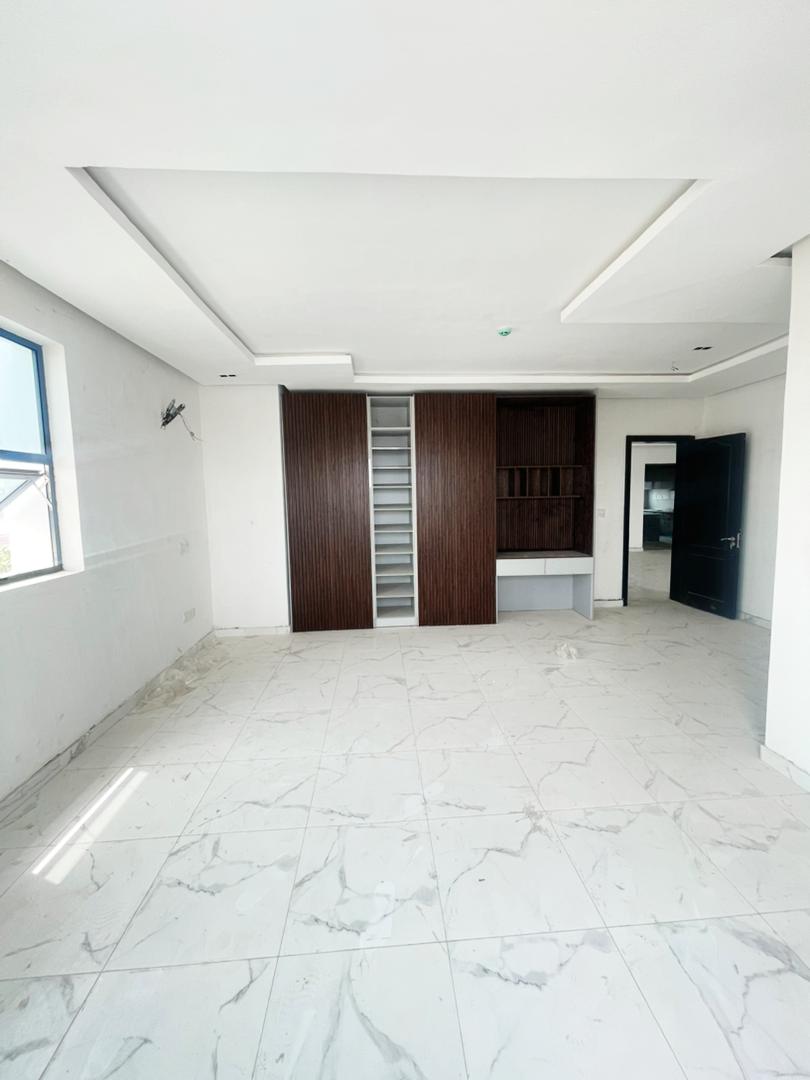 Spacious 3 Bedroom Apartment with BQ