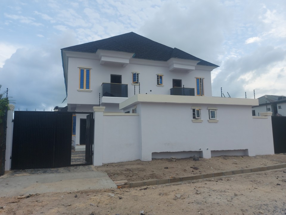 4 bedroom semi detached duplex with BQ