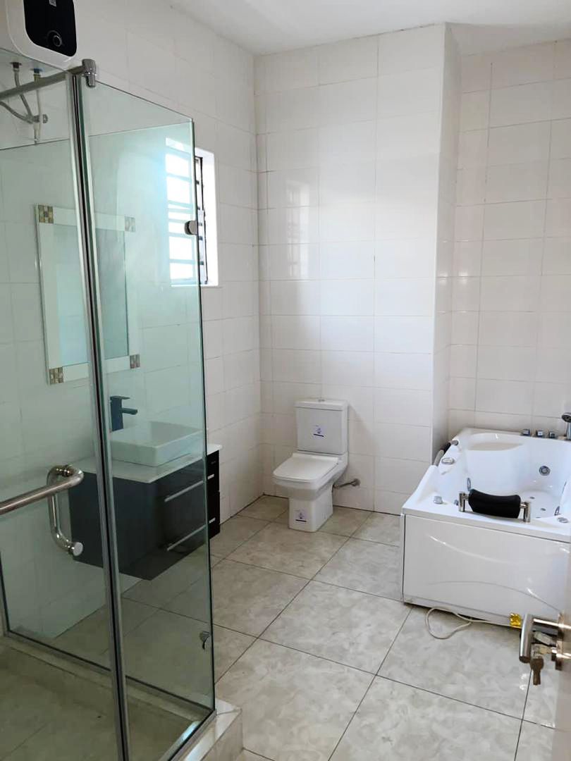 4 bedroom detached duplex with BQ