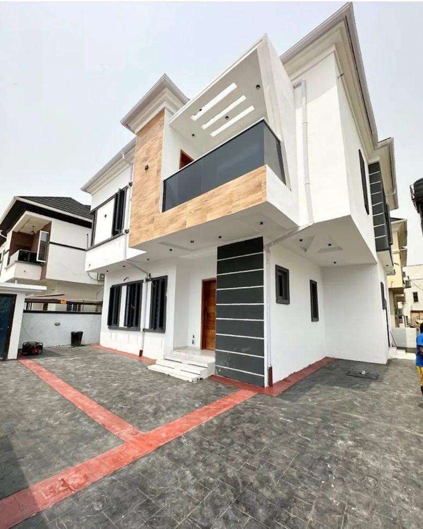 4 bedroom detached duplex